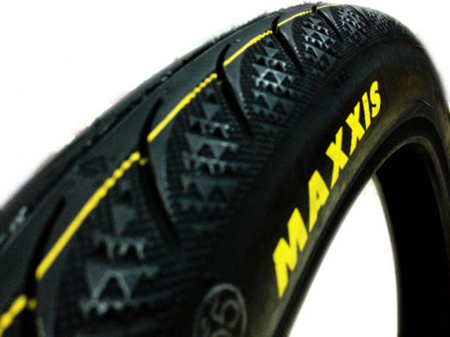 Vỏ xe Maxxis không ruột giá bao nhiêu?