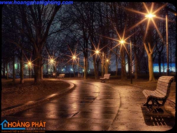 Đèn pha Led, thiết bị chiếu sáng phổ biến nơi công cộng - Sức khỏe & Môi trường