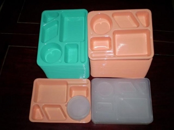 Những khay cơm nhựa vung vén hạnh phúc gia đình - Sức khỏe & Môi trường