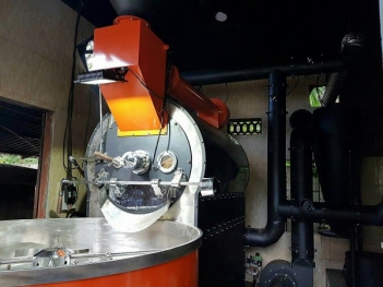 Sử dụng máy rang cafe công nghiệp có mang đồ bảo hộ không? - Sức khỏe & Môi trường