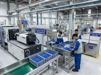 Tái sử dụng nội bộ nguyên liệu giúp giảm chất thải thế nào?
