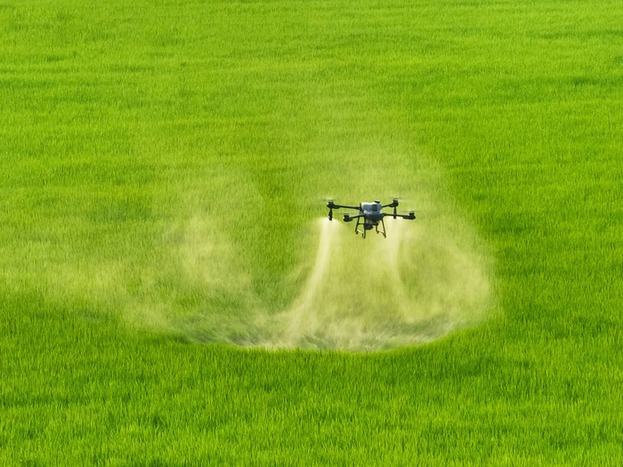 Các mẫu máy bay xịt thuốc 30 lít tích hợp rải phân và gieo hạt - Sức khỏe & Môi trường